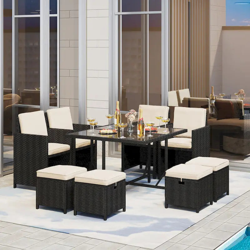 Ensemble de salle à manger d'extérieur Yaheetech 9 pièces avec table en verre et poufs pour pelouse et jardin, noir/beige